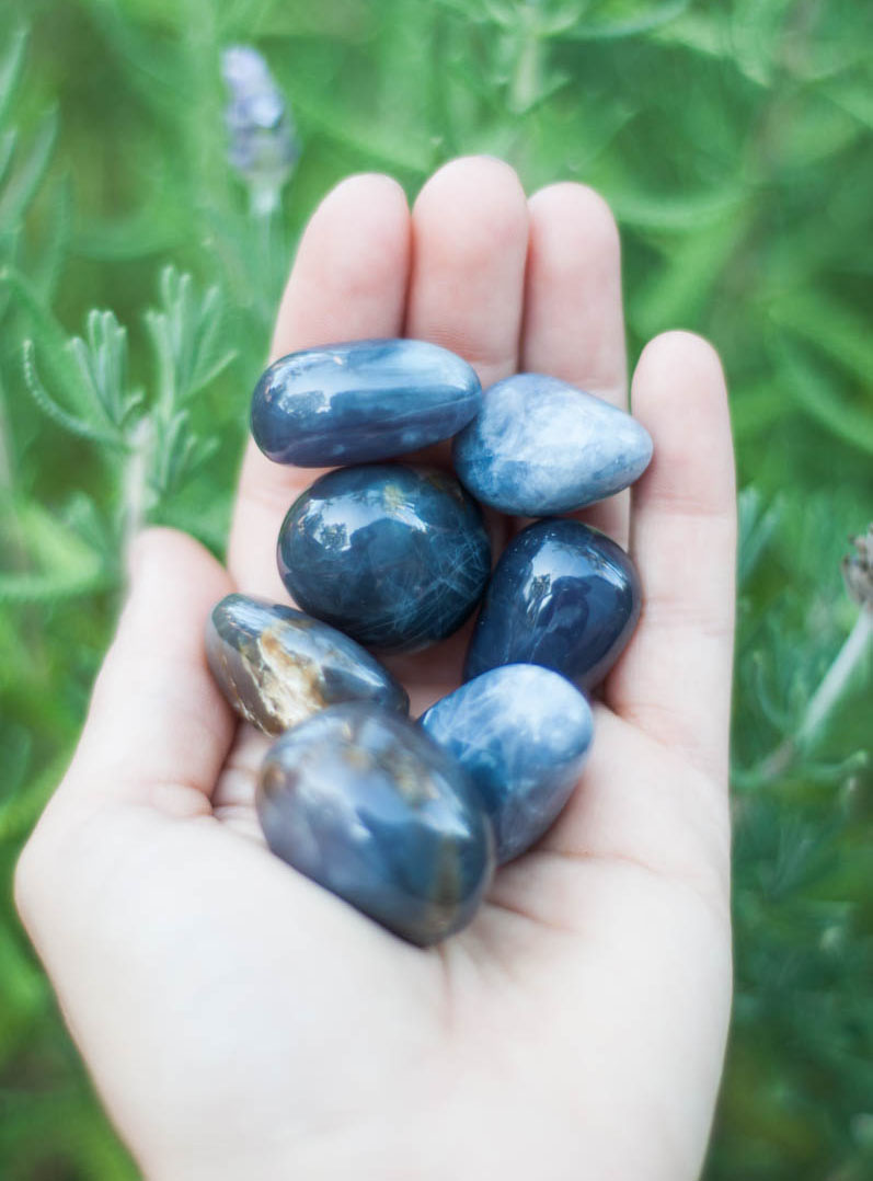 Tumbled Purple Chalcedony 