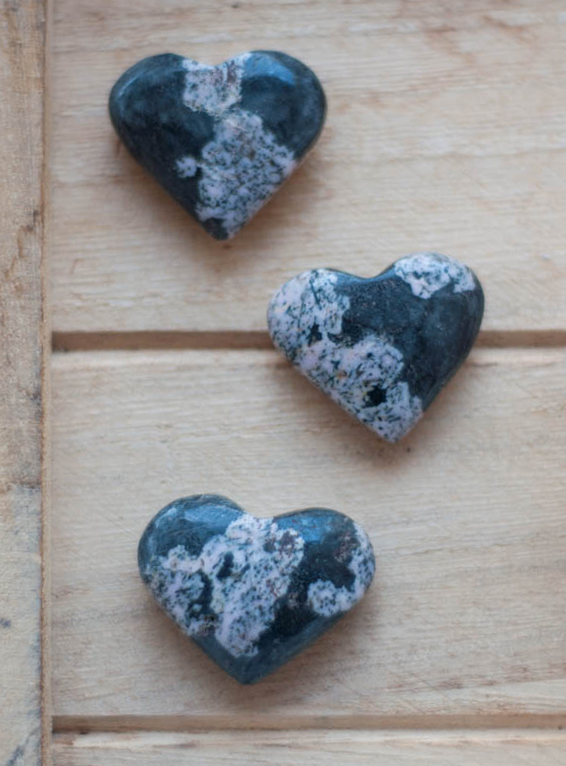 Small Snowflake Obsidian Heart - Pakistan