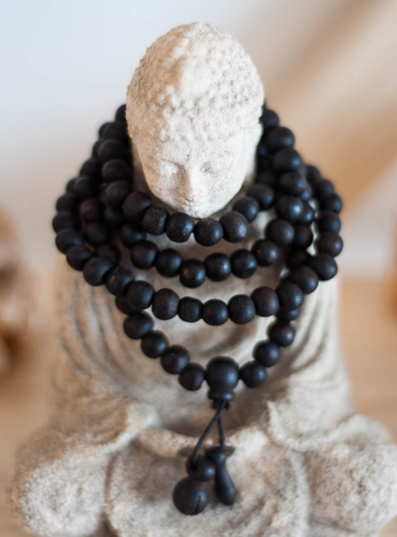 Stretchy Wood Mala - black