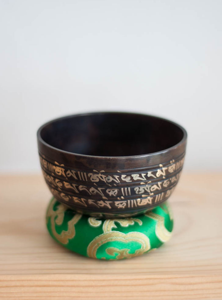 Heart Chakra Singing Bowl - ornate