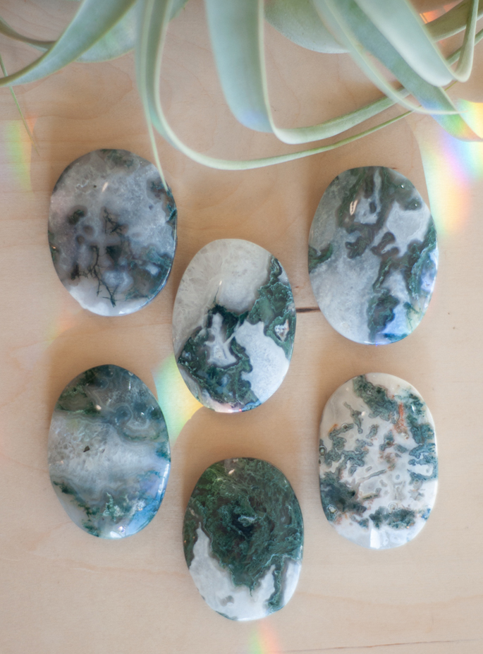 Moss Agate Palm Stone