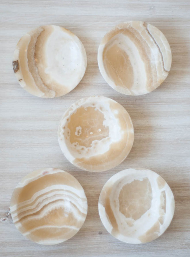 Aragonite Bowl - round