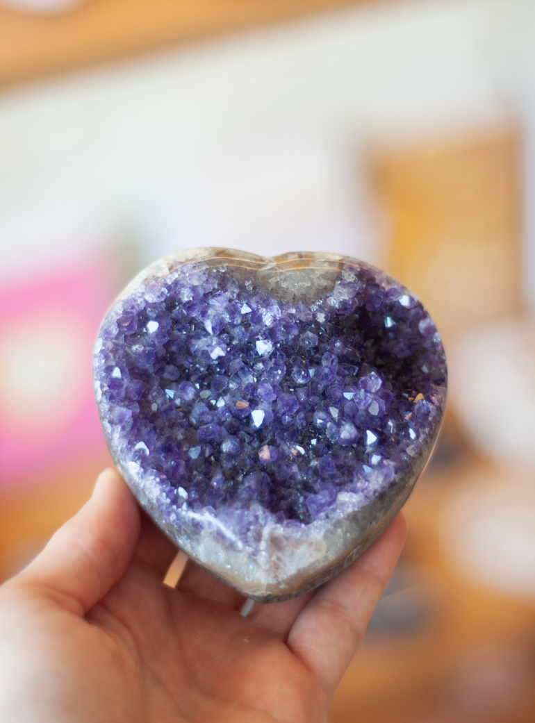 Uruguay Amethyst Heart medium