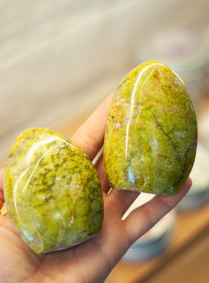 Green Opal Stand